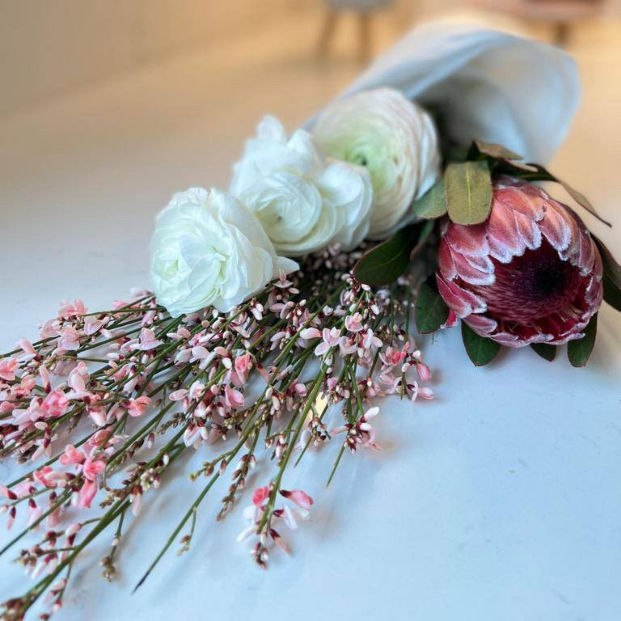 SMALL BOUQUET OF FLOWERS