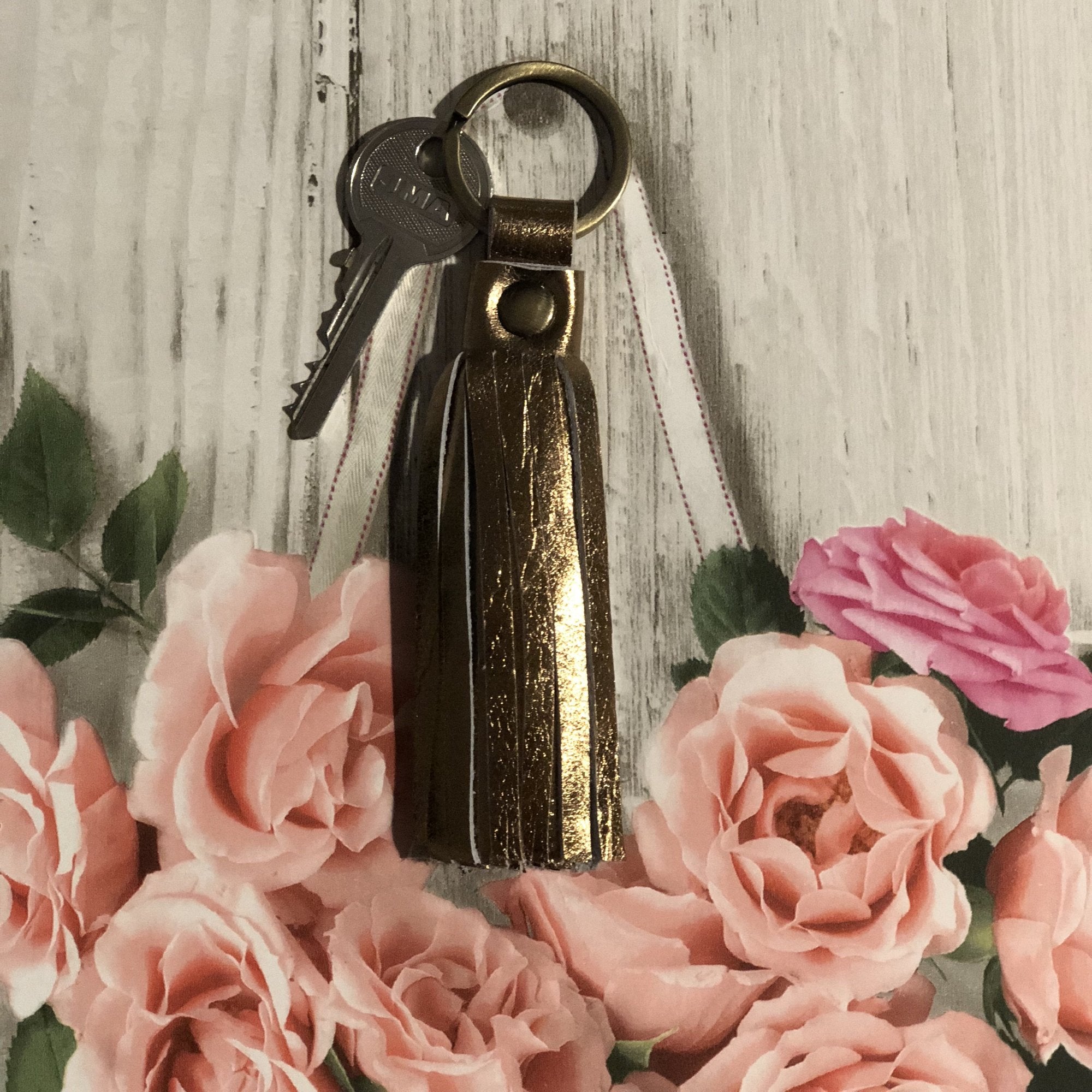 METALLIC RIMOR TASSEL KEY RING | Variety of colours